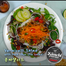  Vermicelli salad with pork (Bun cha salad) / 분짜샐러드